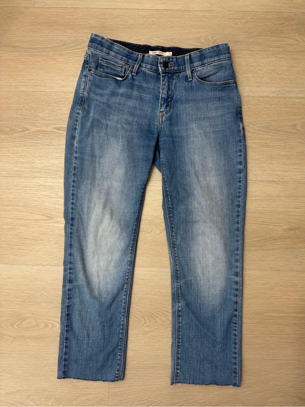 Levi’s 525 Perfect Waist Straight Capri Cropped Jeans Size 6 W28